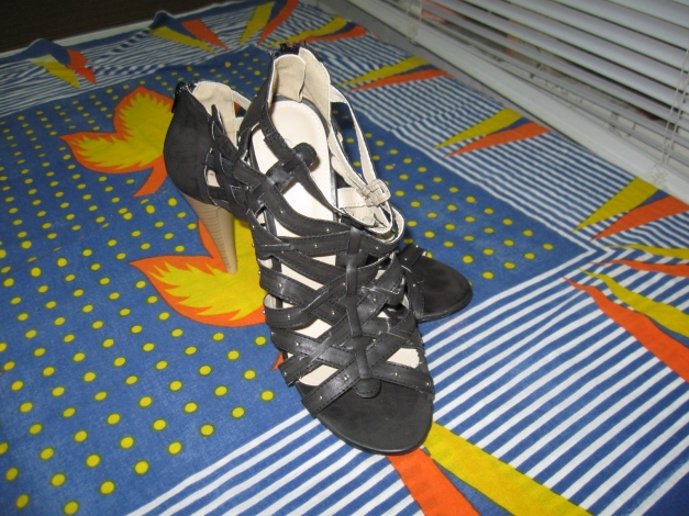 *** NEU ~ High Heels ~ Kleine Nieten ***