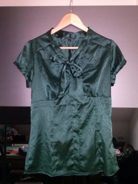 Bluse mit Schleife pine green