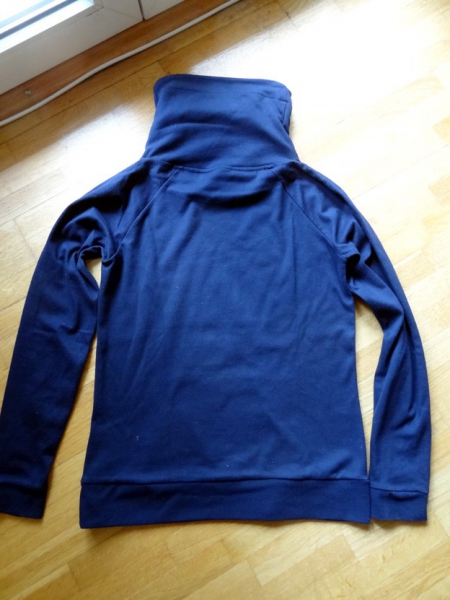 blauer Pulli mit großem Kragen Gr. 38 M Kängurutasche Hoodie