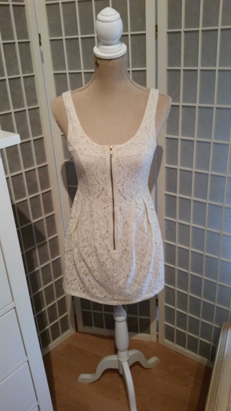 Süßes Mini Spitzenkleid créme