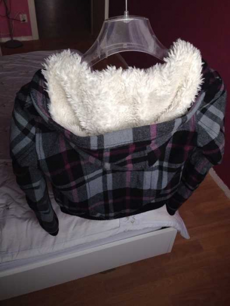 Süße karierte Winterjacke