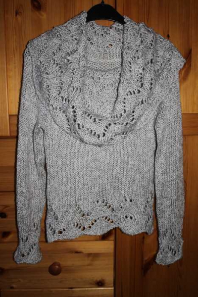 Silber -grauer Pulli