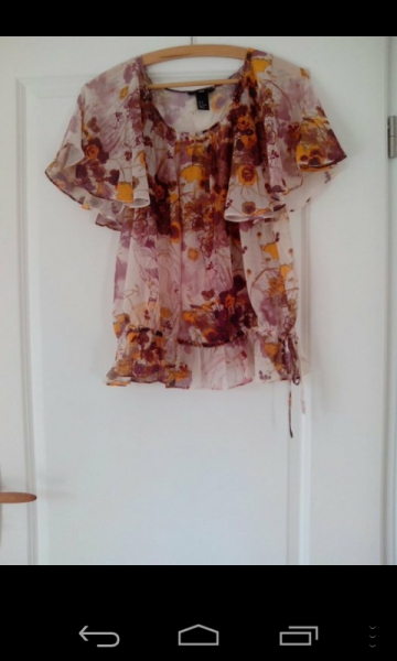 Schicke Bluse mit Blumenmuster