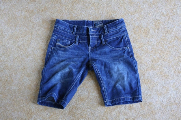 kurze Jeans