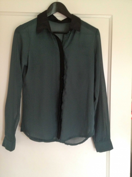 Transparente grüne Bluse