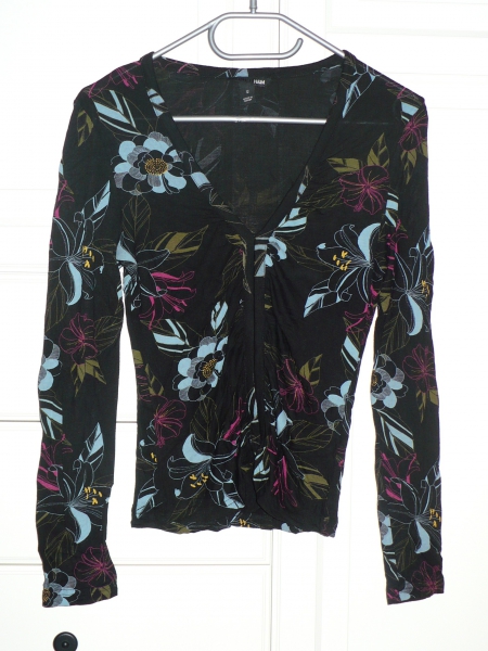 H&M Shirt schwarz mit Blumendruck Größe S