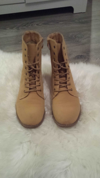 Schnürstiefel Gr. 39