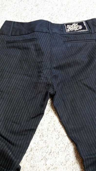 Schöne Nadelstreifen Jeans