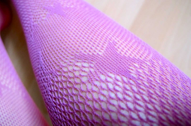 Lila Netzstrümpfe Kniestrümpfe mit Sternen und Bund punk emo