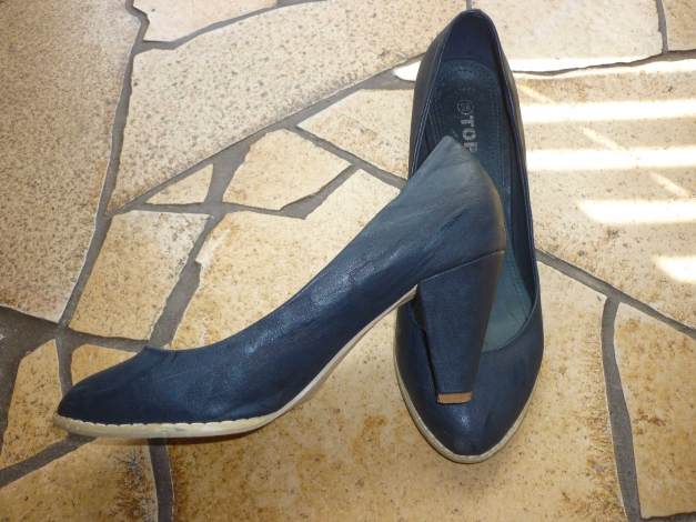blaue Pumps
