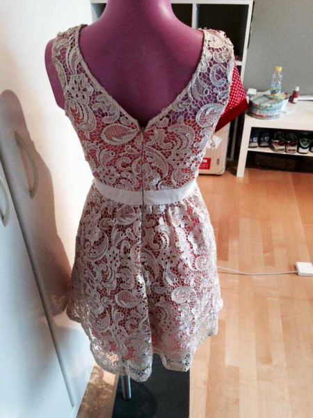 Spitzenkleid Koralle