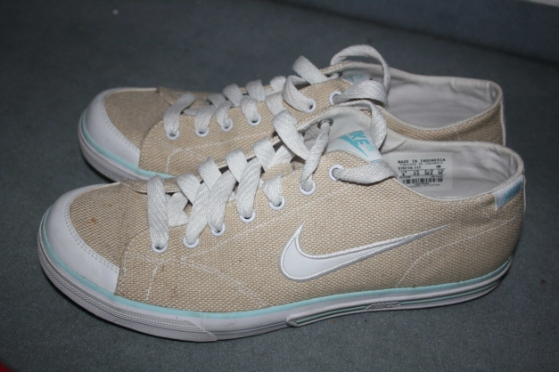 Turnschuhe von Nike in Bastoptik