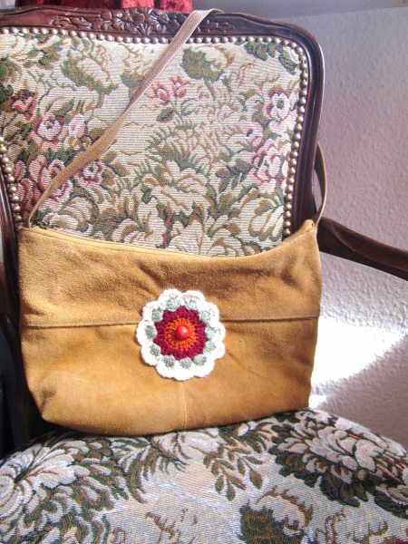 Vintage Tasche mit Hekelblume