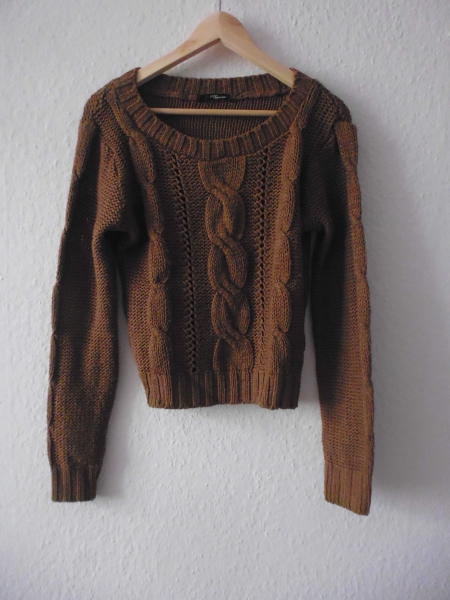 brauner Strickpullover 