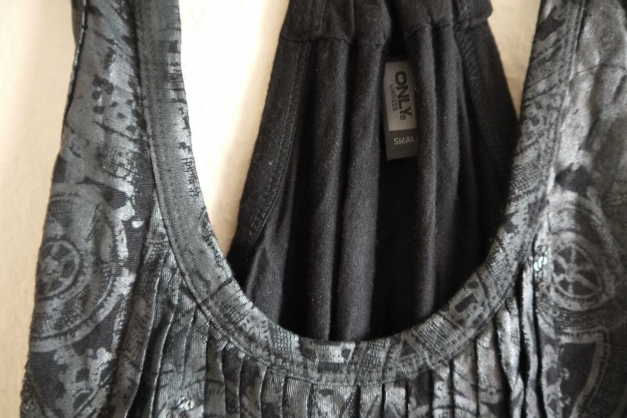 Schickes schwarzes Top 