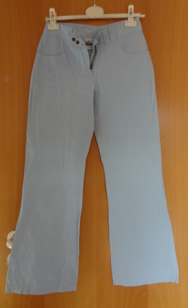 Schöne weiche hellblaue Hose für den Sport oder Alltag Gr. 152