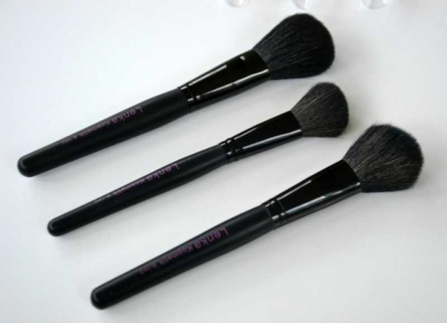 Lenka Kosmetik Pinselset Puderpinsel und zweimal Rougepinsel