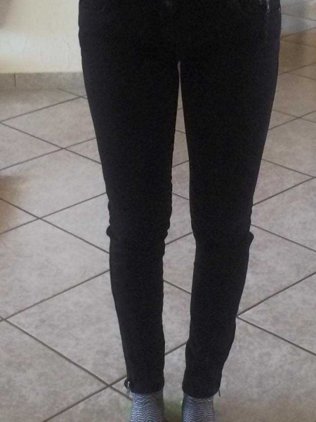 CLOCKHOUSE // Schwarze Röhre