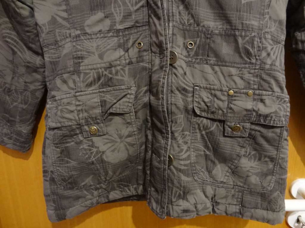 Schöner Wintermantel/ Winterjacke mit Fleecekaputze und Fell