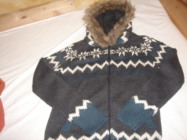 zauberhafte,weiche strickjacke neuwertig nur 1mal getragen gr.L