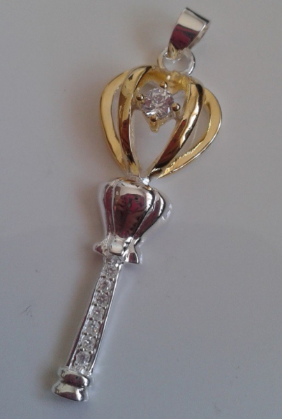 Sailor Moon Mondstab Anhänger mit Steinchen