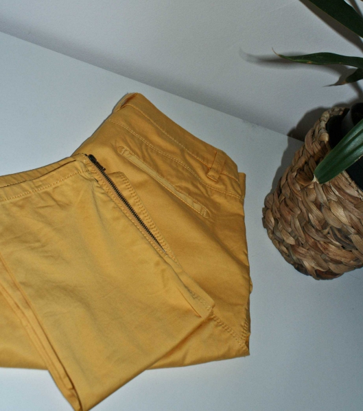 NEU: Esprit Röhrenjeans