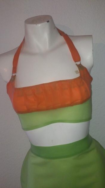 Latex Top und Rock orange grün Fetisch Kitsch