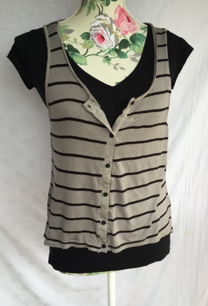 Dünne Weste gestreift