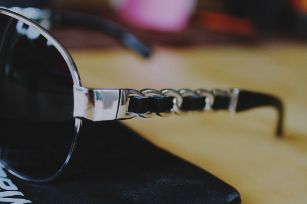 Super schöne Sonnenbrille mit Leder. :-)