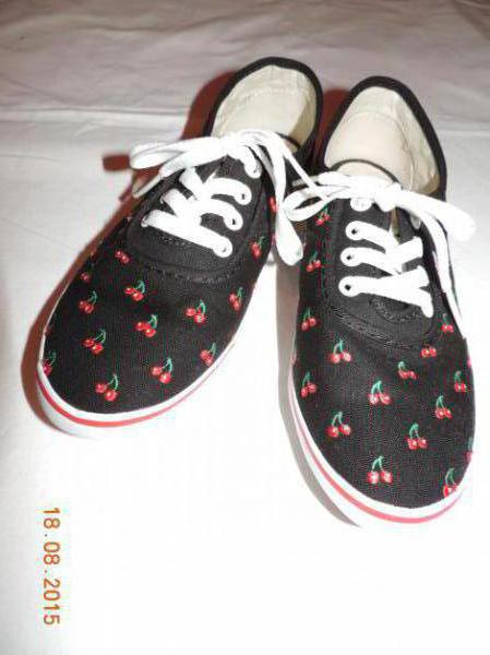 Vans Halbschuhe Sneakers Cherry Kirsche schwarz weiß rot grün Größe 37