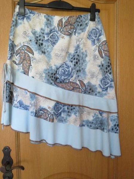 2-Teiler (Rock und Oberteil), Gr.40/42,  blau, neu