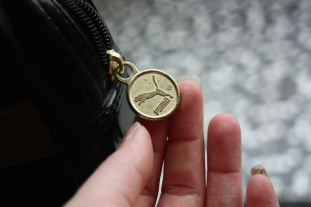 Tolle Puma Tasche schwarz, gold, ca. 20x30 cm