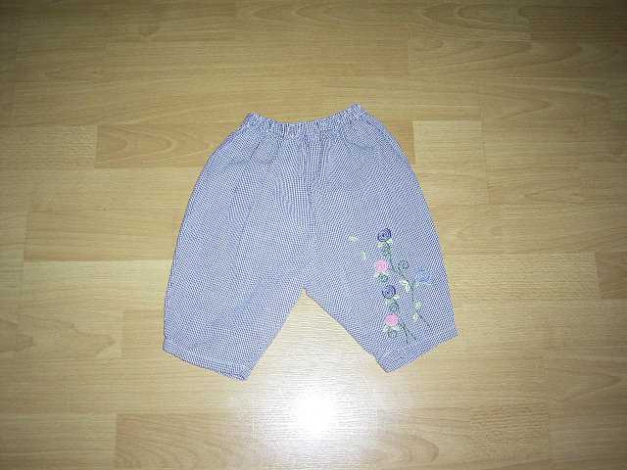 Hose, blau-weiß kariert mit Stickerei, Gr. 62/68