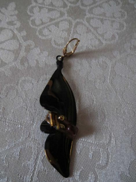 1 Ohrring, interessant, braun-silber