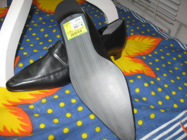 *** NEU ~ Tolle Schuhe mit kleinem Absatz *** 