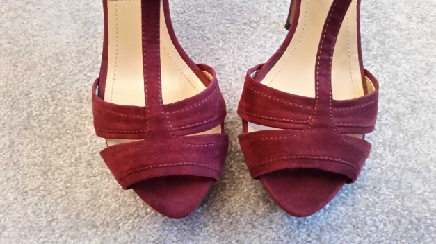  Zara Highheels in beere/lila