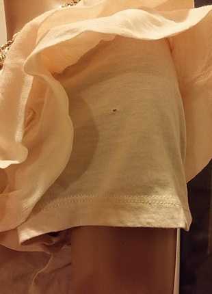 Wunderschöne T-Shirt mit Volant / H&M