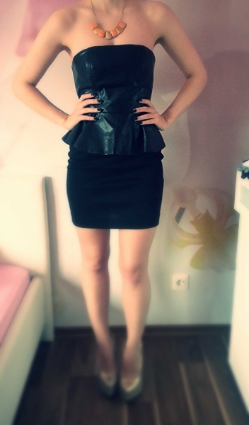 H&M Bandeau Schößchenkleid - Lederoptik schwarz 36
