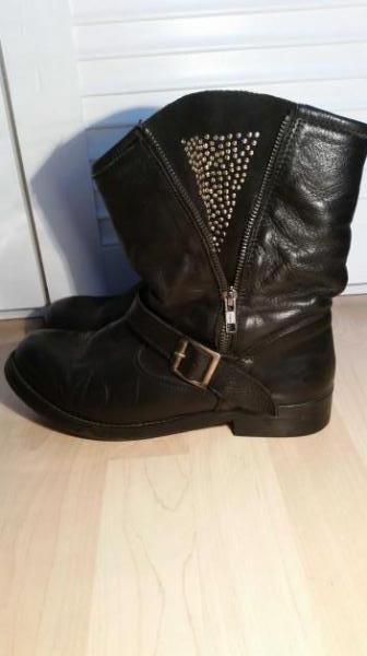 Schwarze Buffalo Boots