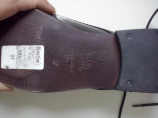 Lackleder-Brogues von Bertie