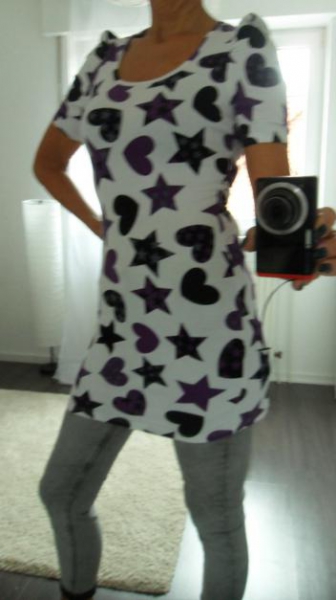 Longshirt mit Herzen und Sternen - S/M von Gossip - auch als Minikleid tragbar -