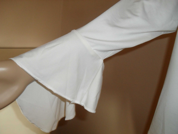 weisses TShirt mit Trompetenärmel Göße L/ V Ausschnitt