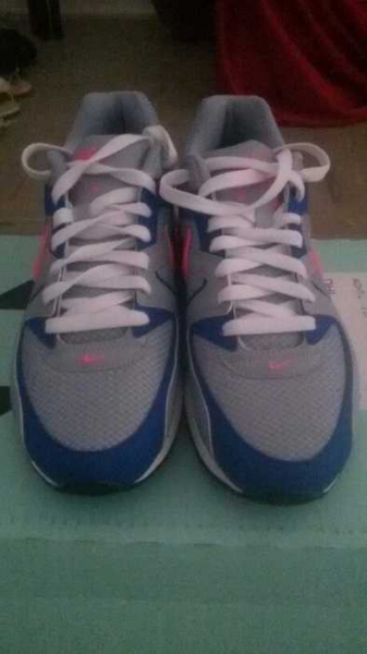 Nike Air Max Command Neu