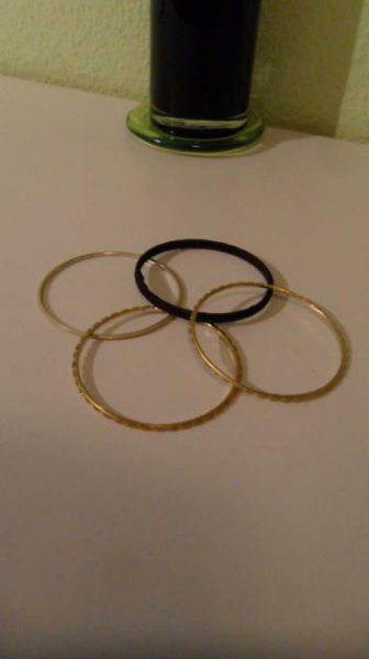 4 wunderschöne Armreifen