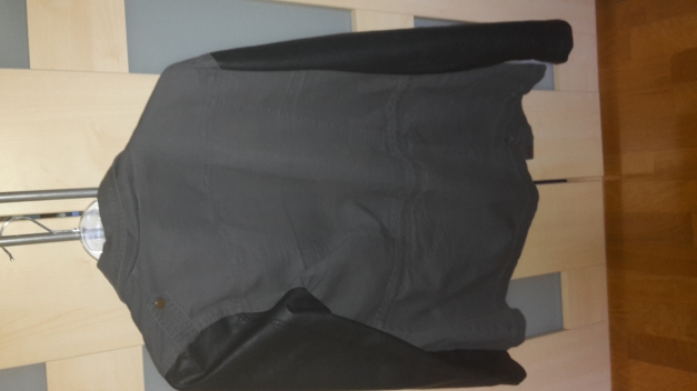 Grau schwarze jacke