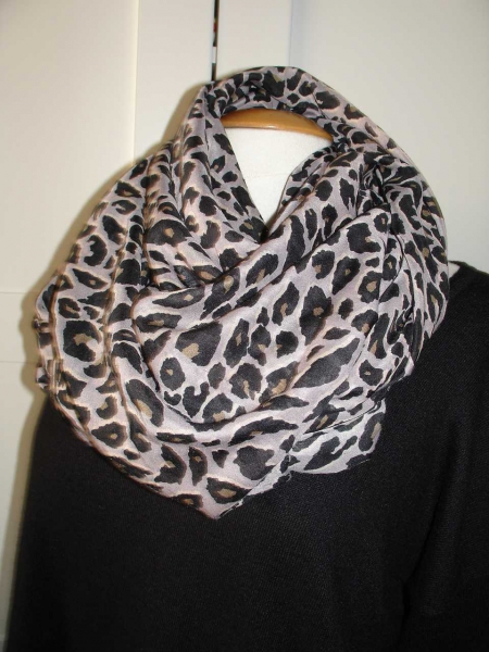 XXL Leo Tuch von H&M 140x140 cm