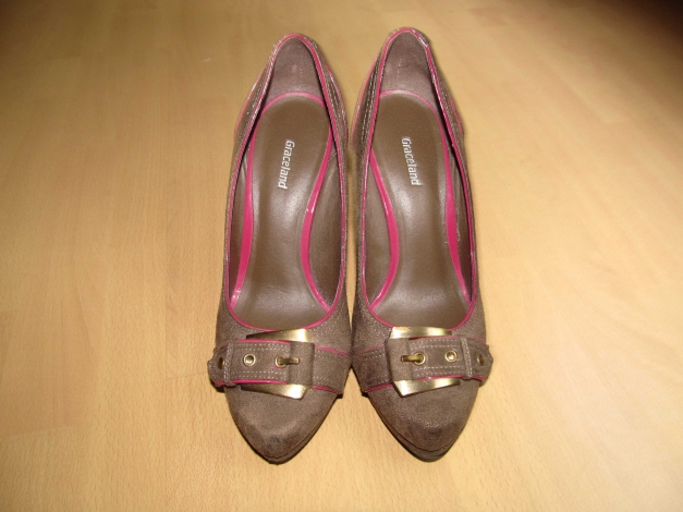 tolle Pumps mit Schnalle