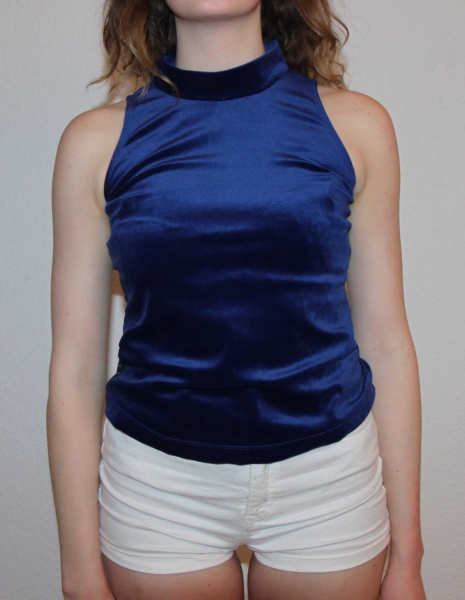 Blaues Samt Oberteil mit Kragen