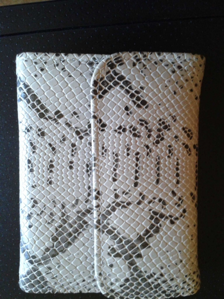 Geldbeutel im Schlangenleder-Design