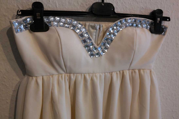 Trägerloses Abendkleid NEU